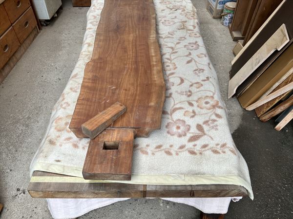 事例紹介(96) 屋久杉のテーブルのカットと補修 | 家具修理、レストアは